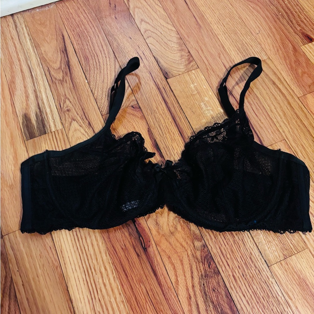 savage x fenty black lace unlined Demi bra size 38C, some pilling